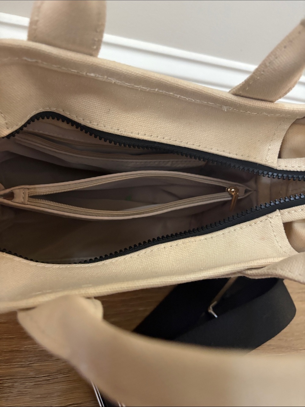 Marc Jacobs The Tote Bag Small Canvas Tote in Beige - Picture 2 of 4